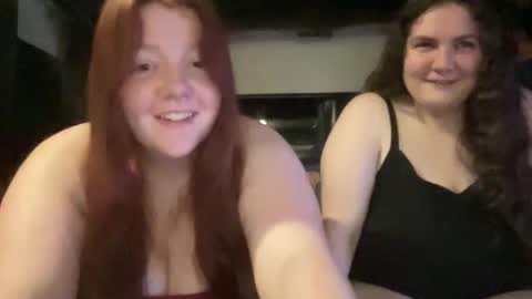 Snapshot of scarletttsinner chatting on March 2, 3:09 am scarletttsinner online show from March 2, 3:09 am