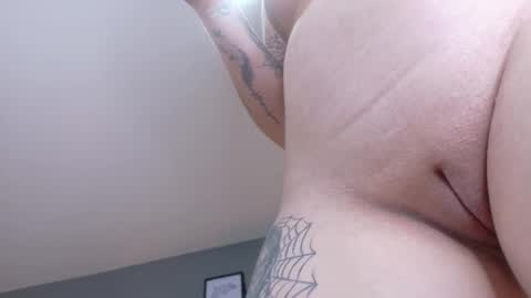 S C A R L E T T  online show from October 18, 2:47 am