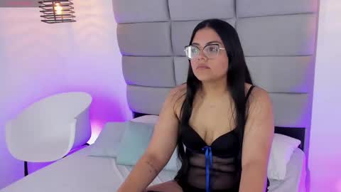 Snapshot of scarlettwhitmore chatting on September 24, 3:32 am Scarlett Whitmore online show from September 24, 3:32 am