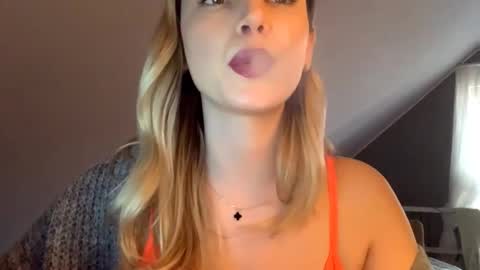 Snapshot of scarlettxblonde chatting on March 12, 3:40 pm ScarlettxBlonde online show from March 12, 3:40 pm