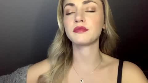 Snapshot of scarlettxblonde chatting on May 14, 8:26 pm ScarlettxBlonde online show from May 14, 8:26 pm