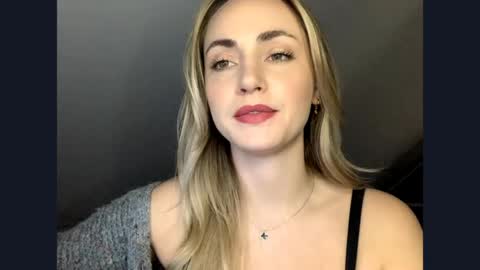 Snapshot of scarlettxblonde chatting on May 15, 8:32 am ScarlettxBlonde online show from May 15, 8:32 am