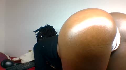 scentedfriction online show from December 3, 11:36 pm