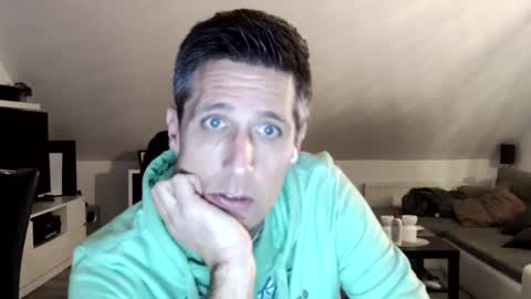 Snapshot of schnuckigeil chatting on December 2, 3:47 pm Dildomen online show from December 2, 3:47 pm