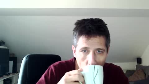 Snapshot of schnuckigeil chatting on December 11, 12:23 pm Dildomen online show from December 11, 12:23 pm