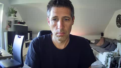 Snapshot of schnuckigeil chatting on September 18, 7:10 am Dildomen online show from September 18, 7:10 am