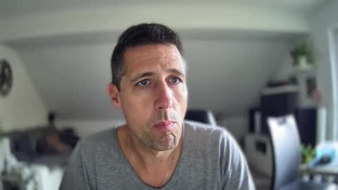 Snapshot of schnuckigeil chatting on October 21, 11:11 am Dildomen online show from October 21, 11:11 am