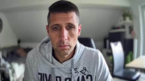 Snapshot of schnuckigeil chatting on November 18, 10:20 am Dildomen online show from November 18, 10:20 am