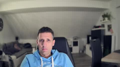 Snapshot of schnuckigeil chatting on November 24, 7:02 pm Dildomen online show from November 24, 7:02 pm