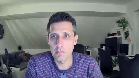 Snapshot of schnuckigeil chatting on February 17, 6:25 pm Dildomen online show from February 17, 6:25 pm