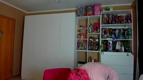 Rina online show from May 6, 7:24 am