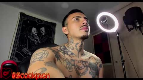 Snapshot of scockpion_ chatting on March 11, 7:15 am Alejandro help me to reach 200 thumps up online show from March 11, 7:15 am