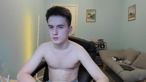 Snapshot of scooby_r chatting on February 23, 3:51 pm Thomas brunette and Alex blond online show from February 23, 3:51 pm