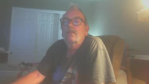 Snapshot of scotsman_62 chatting on April 27, 7:39 am scotsman_62 online show from April 27, 7:39 am