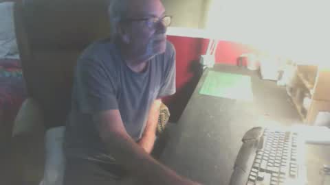 Snapshot of scotsman_62 chatting on May 3, 7:58 am scotsman_62 online show from May 3, 7:58 am