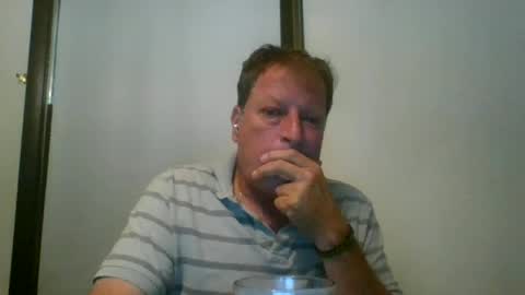 Snapshot of scottpbi52 chatting on June 27, 11:21 pm scottpbi52 online show from June 27, 11:21 pm