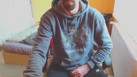 Snapshot of scotty_98 chatting on December 31, 12:46 pm scotty_98 online show from December 31, 12:46 pm