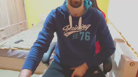 Snapshot of scotty_98 chatting on January 4, 4:22 pm scotty_98 online show from January 4, 4:22 pm