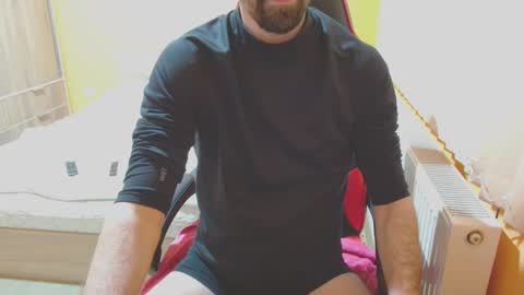 Snapshot of scotty_98 chatting on January 12, 8:36 pm scotty_98 online show from January 12, 8:36 pm