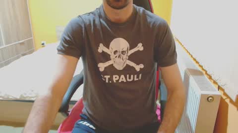 Snapshot of scotty_98 chatting on February 25, 6:42 pm scotty_98 online show from February 25, 6:42 pm