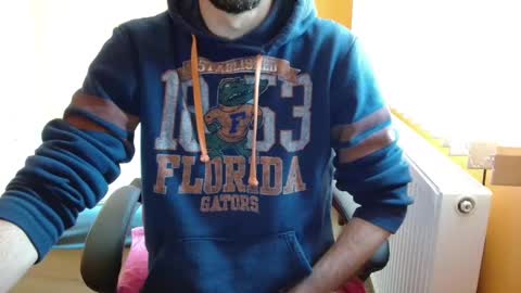 Snapshot of scotty_98 chatting on March 12, 12:26 pm scotty_98 online show from March 12, 12:26 pm