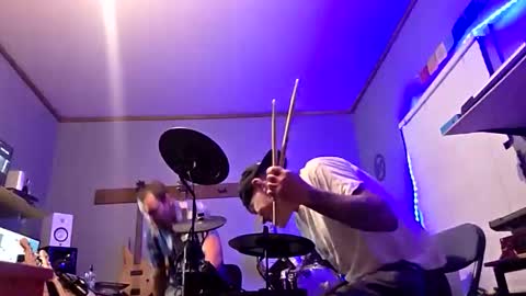 screwnutandbolte online show from March 18, 11:02 am