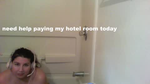 Snapshot of scumbagsmith chatting on October 21, 9:10 am Danni online show from October 21, 9:10 am