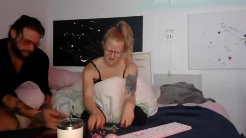 Snapshot of sdicky_unicorns chatting on September 22, 6:26 am Sdicky Unicorns online show from September 22, 6:26 am