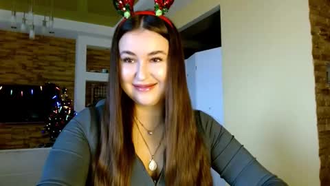 Elizabeth  online show from December 16, 7:57 am