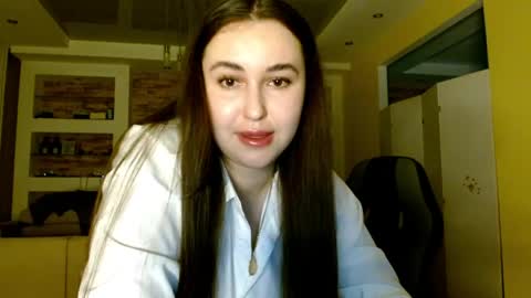 Elizabeth  online show from April 15, 6:37 pm