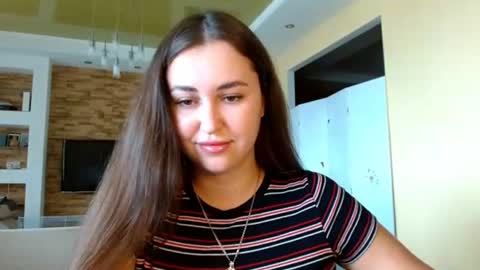 Elizabeth  online show from July 29, 9:18 am