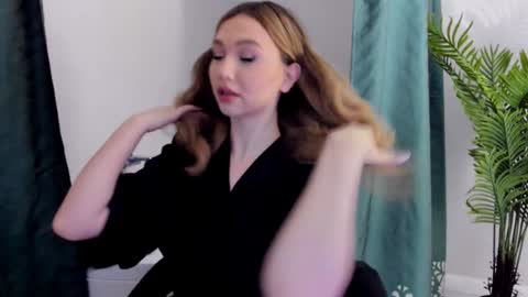 Kate online show from December 5, 7:38 pm