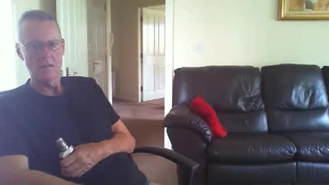 Snapshot of seakrait chatting on October 31, 10:16 am seakrait online show from October 31, 10:16 am