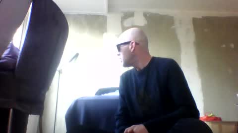 Sean online show from April 14, 7:25 am