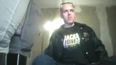 Sean online show from April 14, 7:42 pm