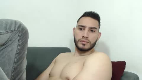 Snapshot of seank_noszka chatting on January 2, 2:13 pm seank_noszka online show from January 2, 2:13 pm