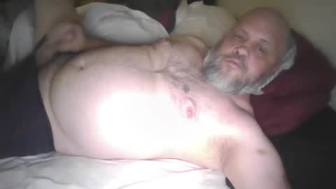 Snapshot of seasoned_silver_daddy chatting on March 21, 4:17 am seasoned_silver_daddy online show from March 21, 4:17 am