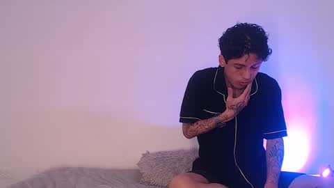 Snapshot of sebas_and_mila chatting on September 29, 1:00 am CAMILA Y SEBASTIAN online show from September 29, 1:00 am