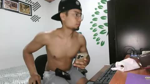 Snapshot of sebas_baby chatting on October 19, 6:19 pm SEBASTIAN online show from October 19, 6:19 pm