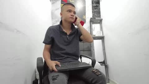Snapshot of sebas_n_aly chatting on February 7, 11:19 pm ely online show from February 7, 11:19 pm