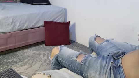 Snapshot of sebas_n_aly chatting on February 28, 3:29 am ely online show from February 28, 3:29 am