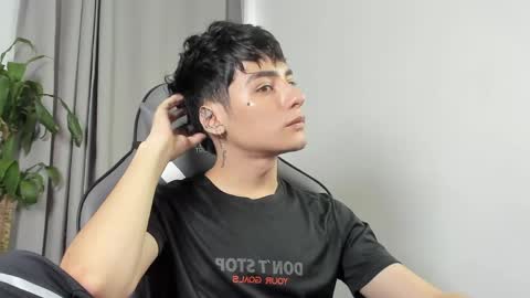 sebastian online show from April 16, 5:47 pm