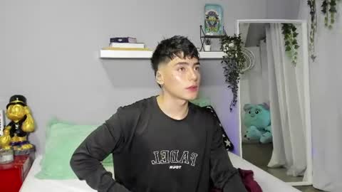 Snapshot of sebas_rosse chatting on June 20, 11:07 pm sebastian online show from June 20, 11:07 pm