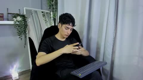 Snapshot of sebas_rosse chatting on July 16, 10:38 pm sebastian online show from July 16, 10:38 pm