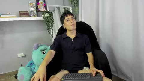 Snapshot of sebas_rosse chatting on July 25, 11:57 pm sebastian online show from July 25, 11:57 pm