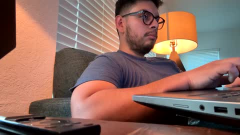 Snapshot of sebasbilbao7 chatting on September 12, 12:22 am sebasbilbao7 online show from September 12, 12:22 am