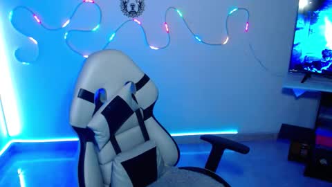 Sebastian online show from December 2, 8:19 am