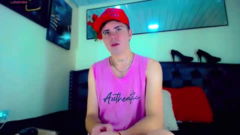 Sebastian online show from November 6, 6:53 pm