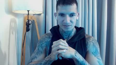 Snapshot of sebastian_muss chatting on September 17, 9:05 pm Sebastian online show from September 17, 9:05 pm