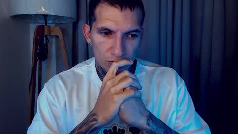 Snapshot of sebastian_muss chatting on October 25, 1:18 pm Sebastian online show from October 25, 1:18 pm